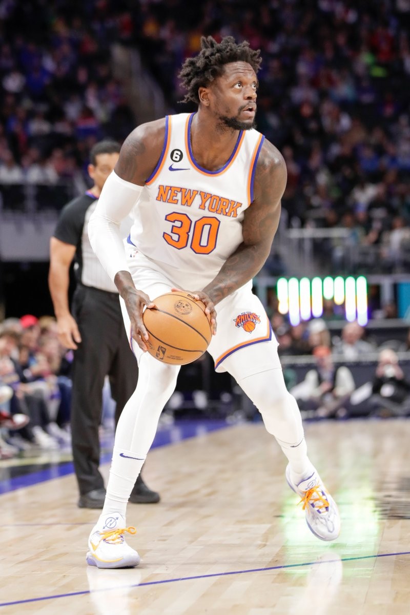 是她目前以 是她目前以